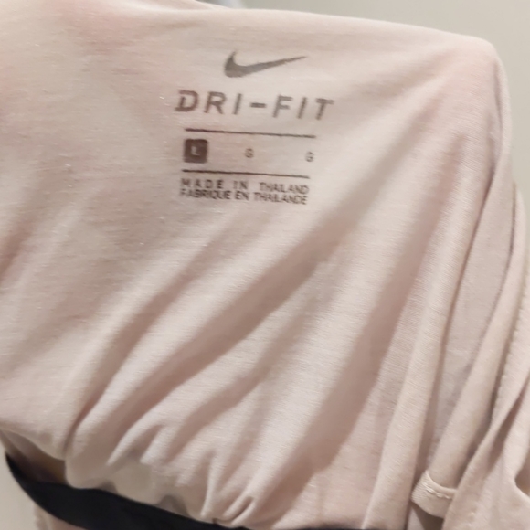 Never worn Nike dri-fit tank - Picture 4 of 4